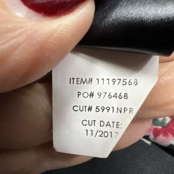 Torrid Blouse Size 4 Black Floral Georgette Flutter Short Sleeve Flowy Back Hem - Picture 9 of 9